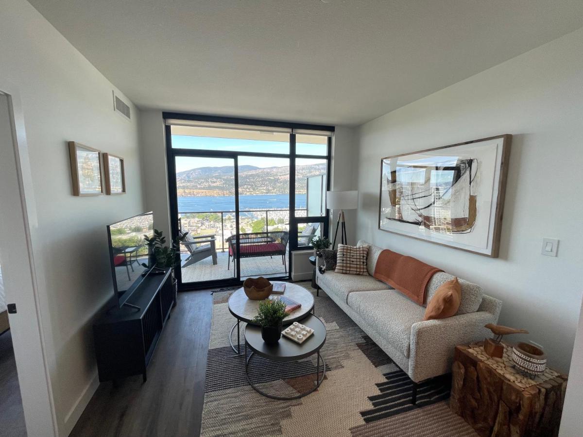 Awesome View 21 Two Bedroom One Bath Downtown Lake View Near Beach Kelowna Zewnętrze zdjęcie