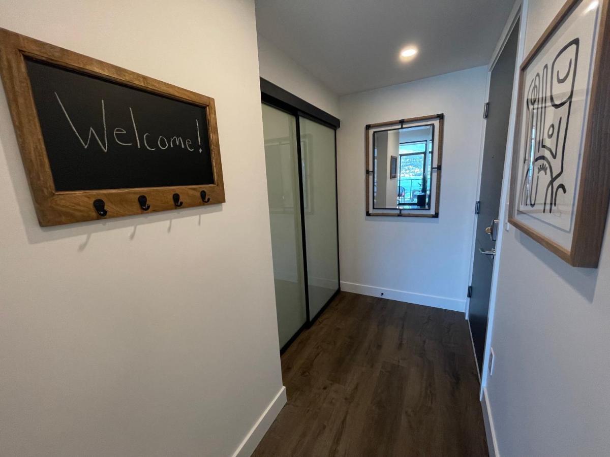 Awesome View 21 Two Bedroom One Bath Downtown Lake View Near Beach Kelowna Zewnętrze zdjęcie