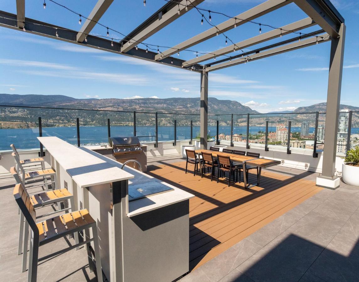 Awesome View 21 Two Bedroom One Bath Downtown Lake View Near Beach Kelowna Zewnętrze zdjęcie
