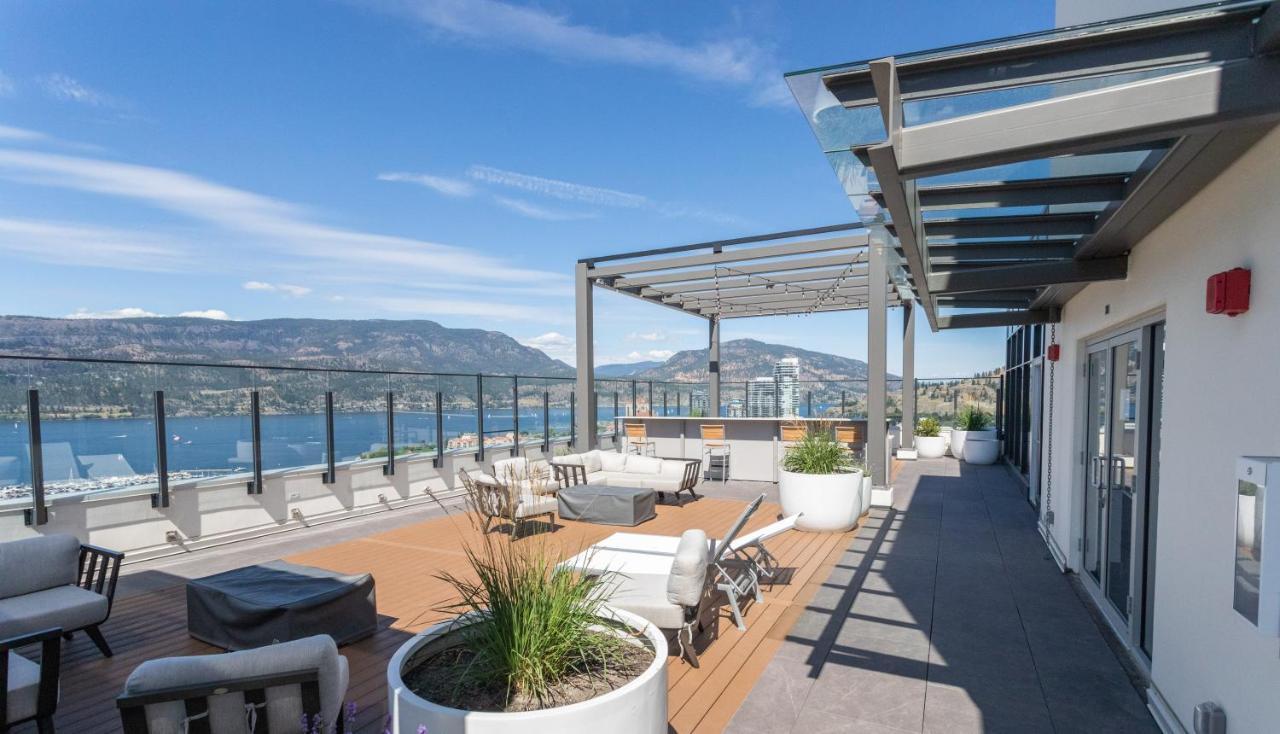 Awesome View 21 Two Bedroom One Bath Downtown Lake View Near Beach Kelowna Zewnętrze zdjęcie